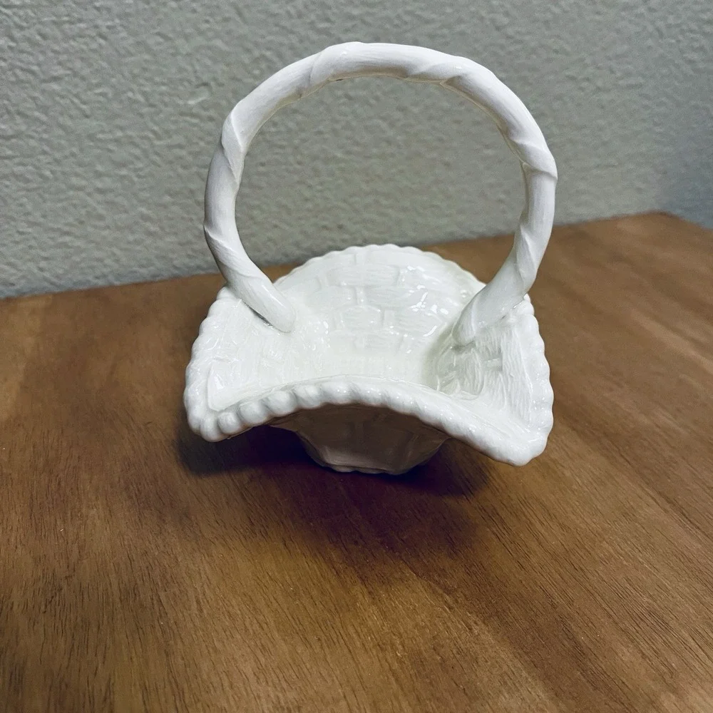Vintage Small Ceramic Trinket Basket Woven Lattice Texture Ivory‎